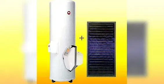 Un appareil cylindrique à côté d'un panneau solaire, avec un signe plus entre les deux.