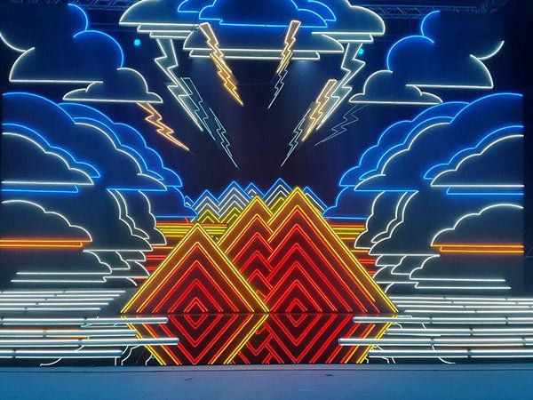 Néons de différentes couleurs