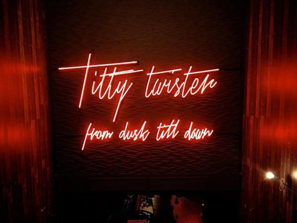 Enseigne d'un commerçant