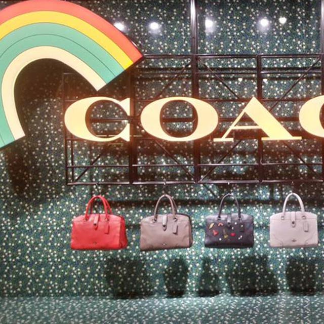 Enseignes comportant des néons