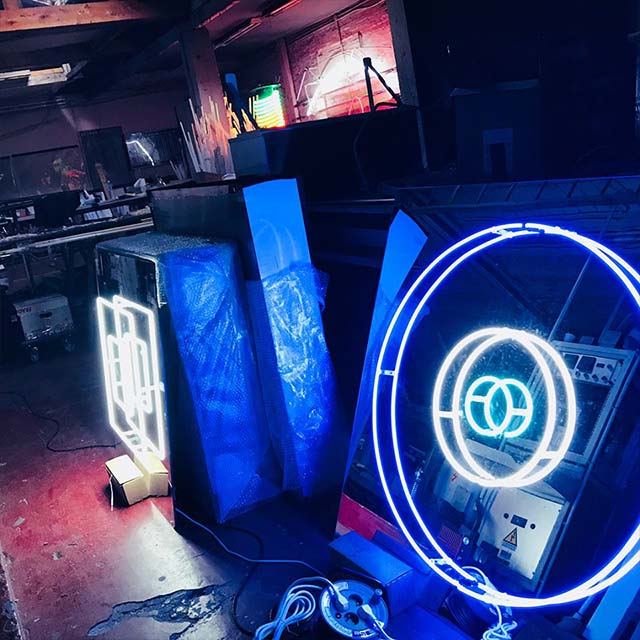 Création néon rond