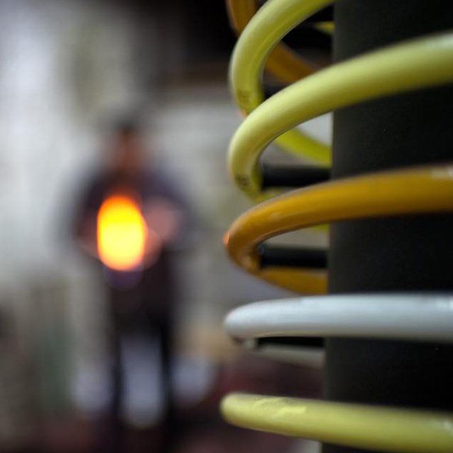 Fabrication artisanale de néons de couleurs