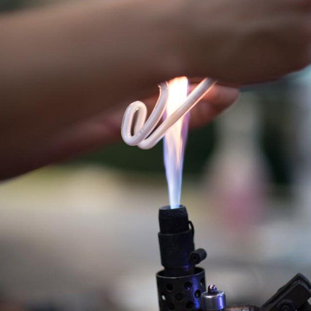 Fabrication artisanale de néon