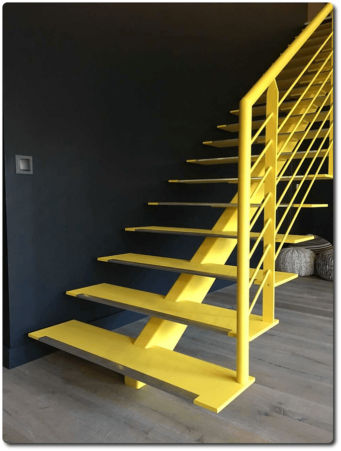 escalier jaune