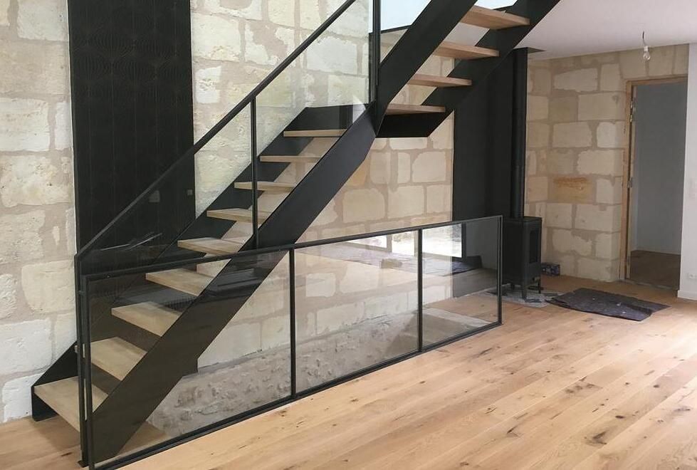 escalier verre, bois, fer moderne