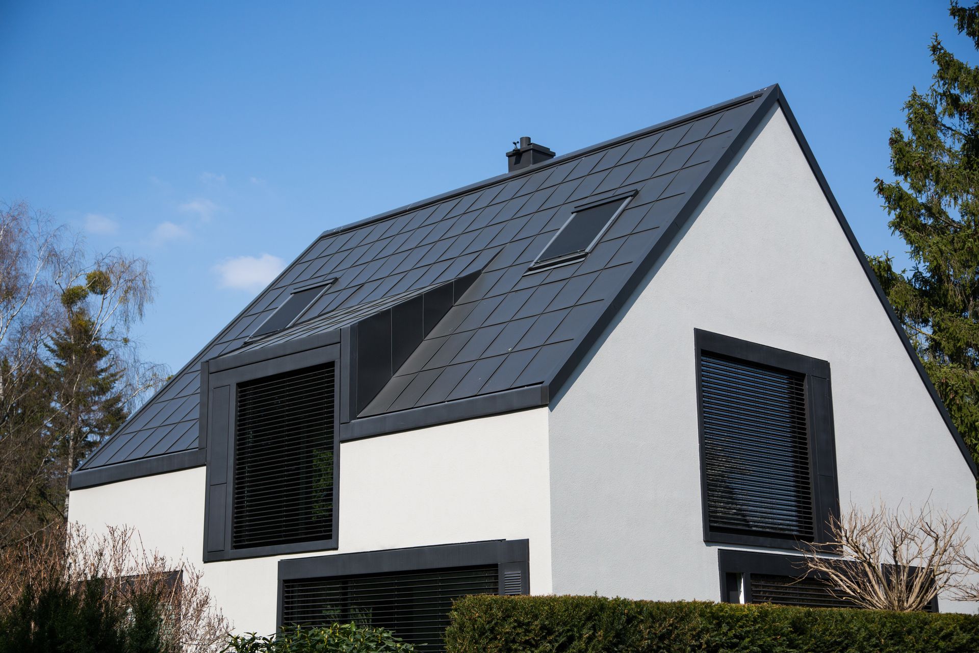 Maison avec des volets roulants neufs