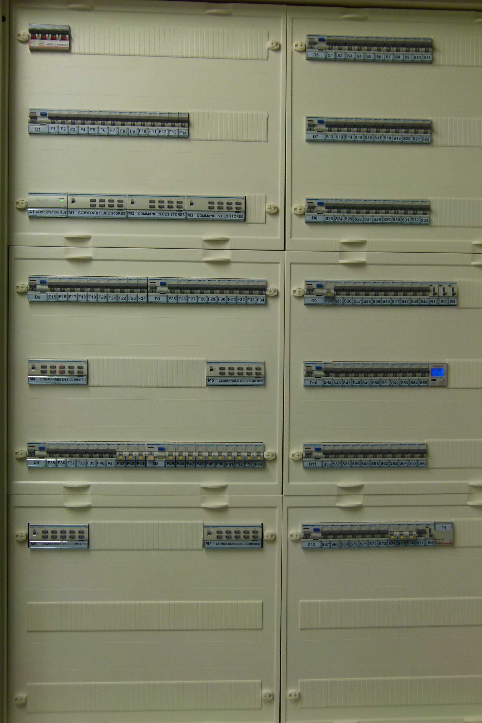 Tableau de distribution domotique à La Baule.