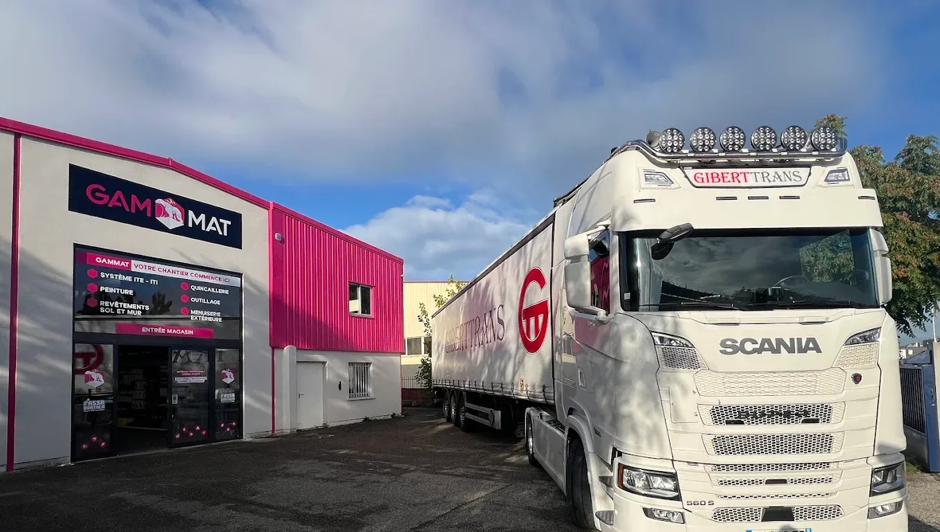 Camion devant le magasin GAMMAT.