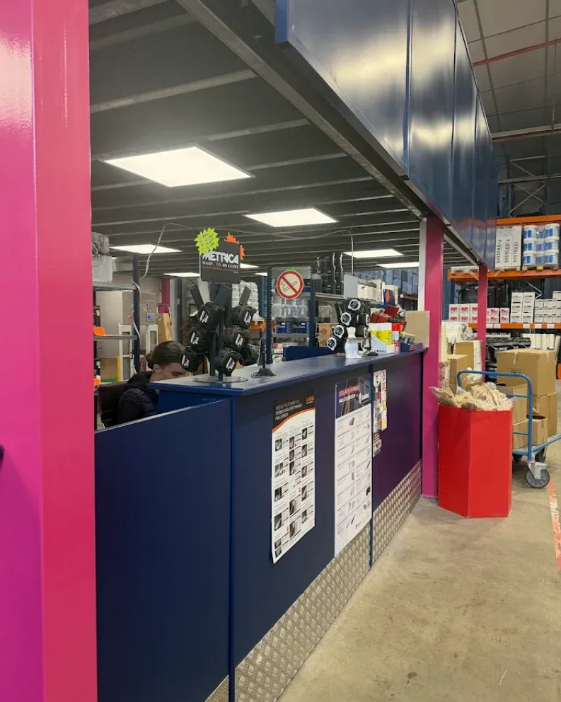 Comptoir de service dans le magasin.