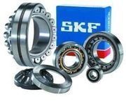 Rodamientos de bolas y piezas SKF con caja azul.