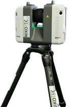 Nikon 3D-Laserscanner auf Stativ, weiß und schwarz mit grünen Akzenten