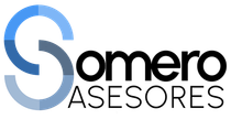 Logotipo de Somero Asesores que presenta una letra S estilizada con degradado azul junto al nombre de la empresa en texto negro.