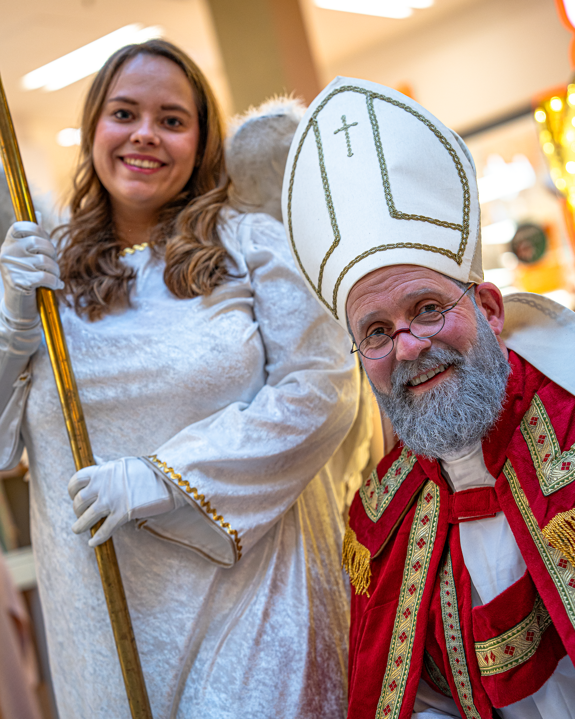 Weihnachtsmann und ein Engel