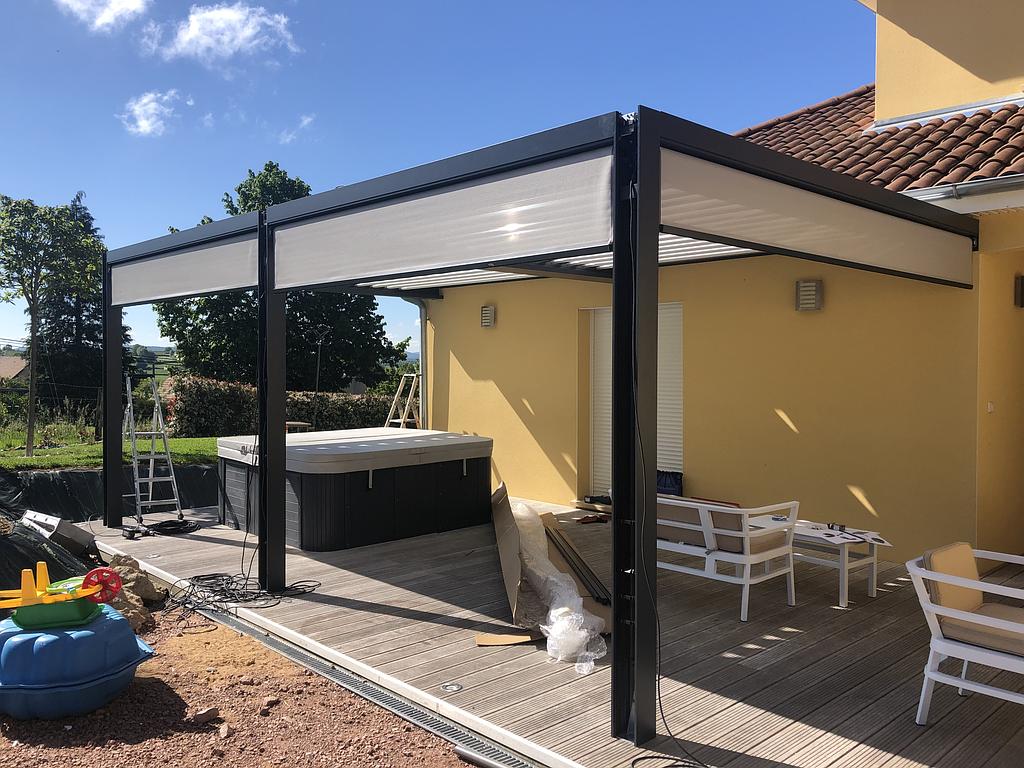 Store banne déroulé sur terrasse