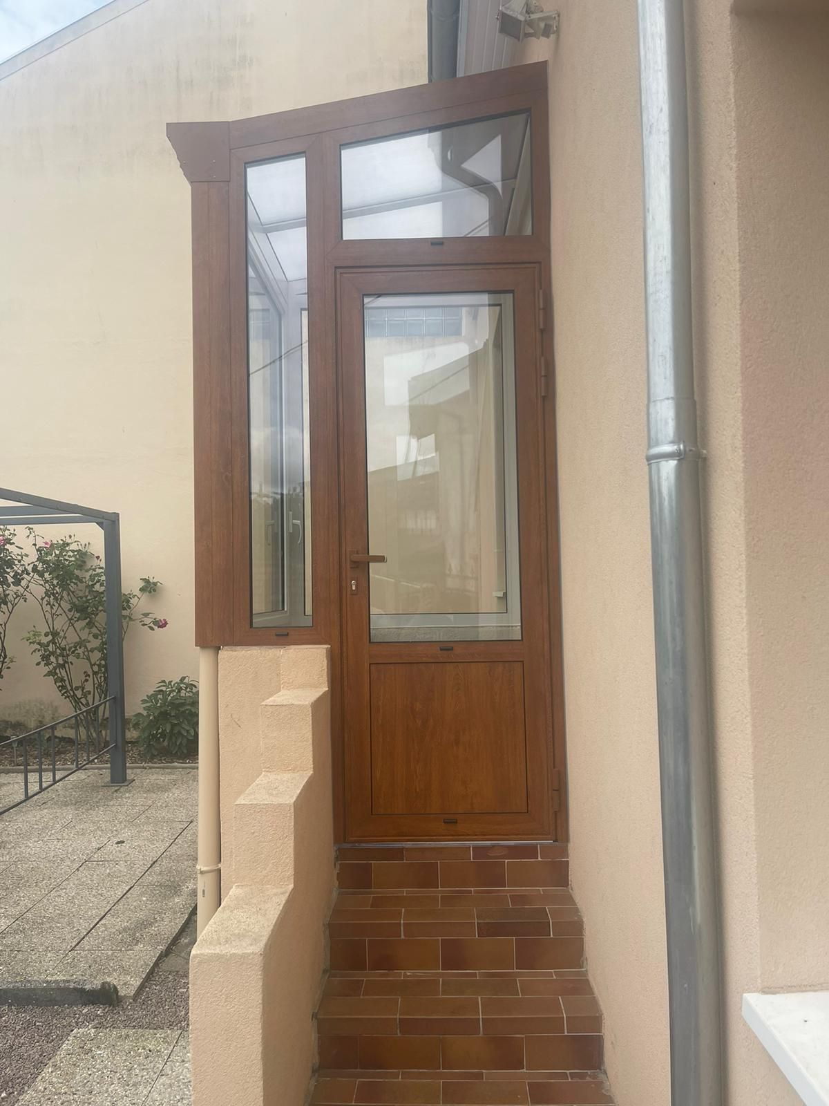 Vitrerie pour entrée en bois