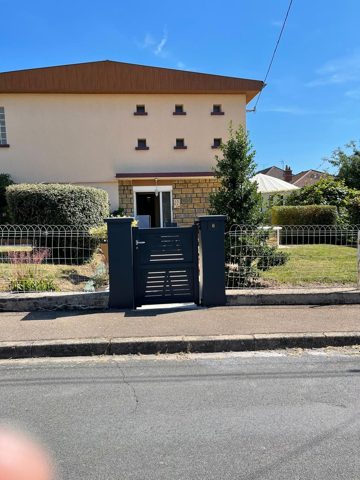 Portillon avec ouverture manuelle