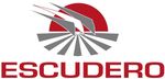 Logotipo de ESCUDERO con semicírculo rojo y abanico geométrico gris sobre texto rojo en negrita