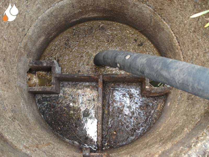 Grubenentleerung - Abwasser wird abgepumpt