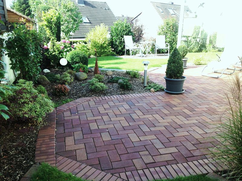 Gepflasterte Terrasse
