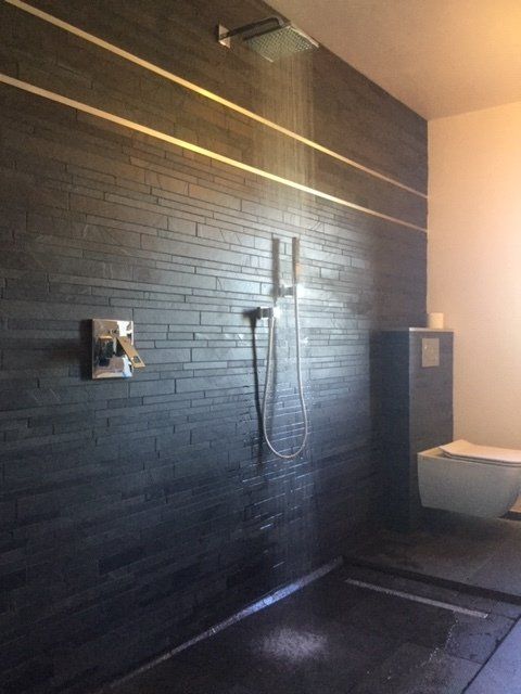 Salle de bains en ardoise