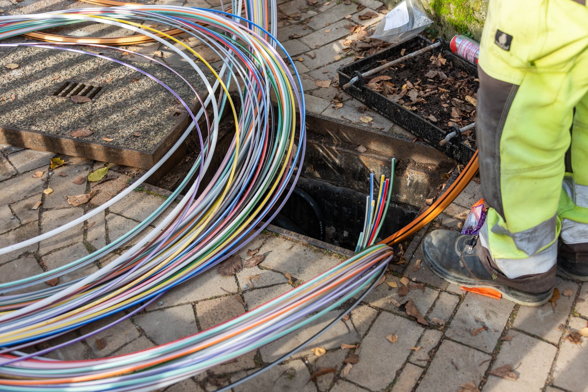 Technicien, câblage et chambre télécom