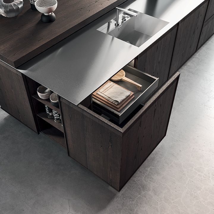 Tiroirs cachés à côté de l'évier