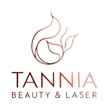 Logotipo de Tannia Beauty & Laser: llama estilizada de cobre sobre el nombre en letras de cobre.