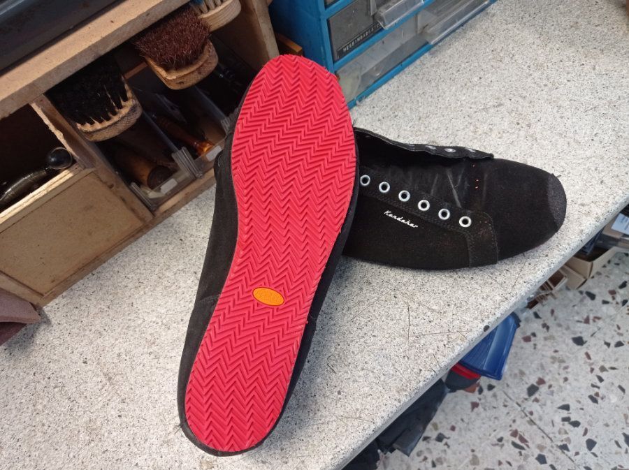 Schuhwerkstatt neue Sohle