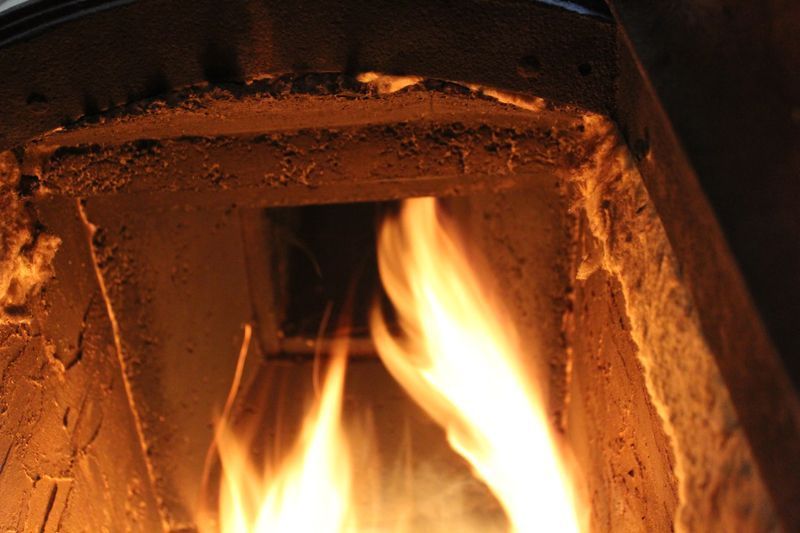 Muuraus ja Laatoitus, nuohous, nuohooja