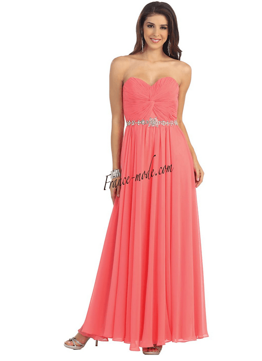 Robe de soirée rose saumon ceinturée