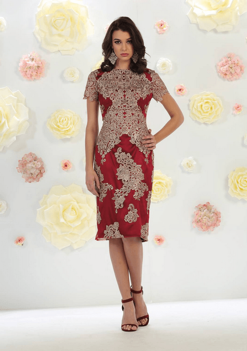 Robe rouge et dorée