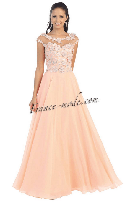 Robe de soirée à dentelle - couleur coquille d'oeuf