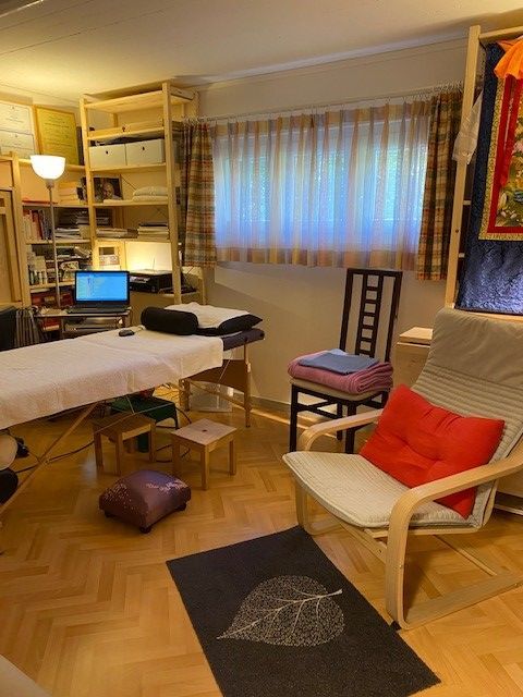 Francine Gouiran - thérapies naturelles - Genève - salon de thérapie