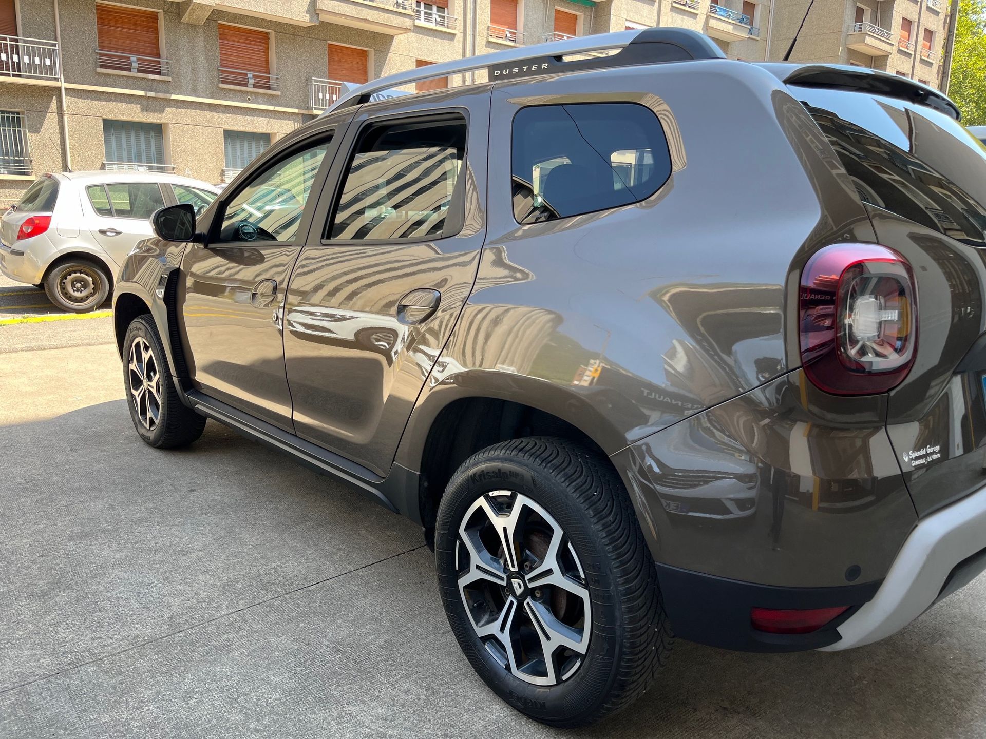 Arrière gauche Dacia Duster