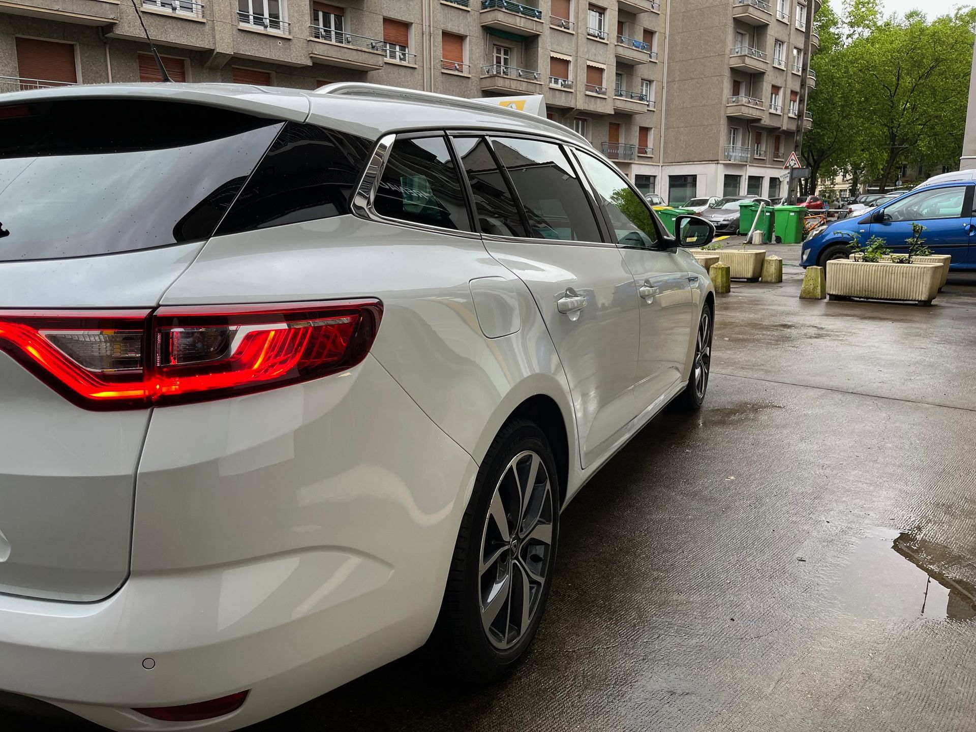 Arrière droit Megane Estate