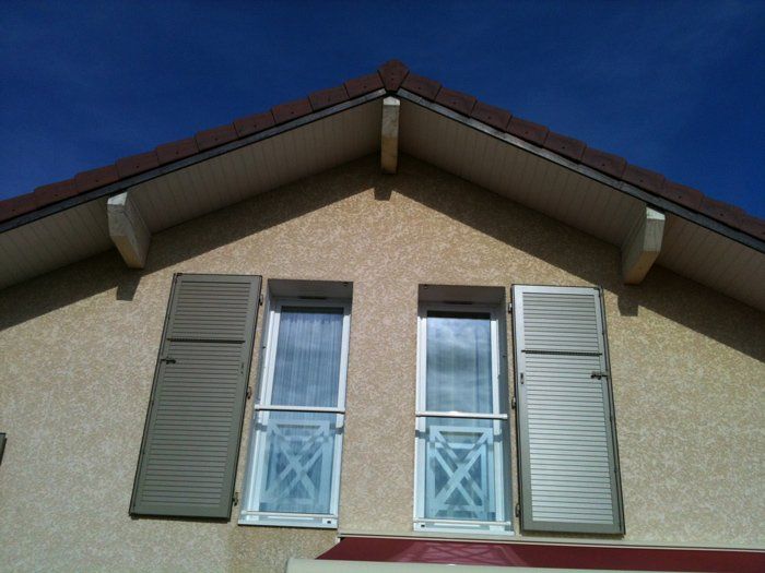 Volets battants gris