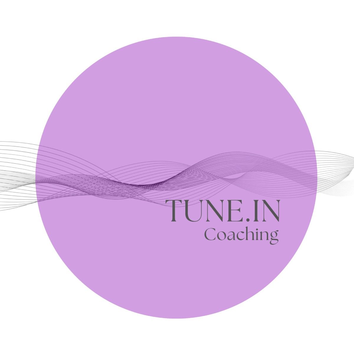 Logotipo con un c&iacute;rculo morado, patrones de l&iacute;neas onduladas y el texto "TUNE_IN Terapias alternativas Coaching".