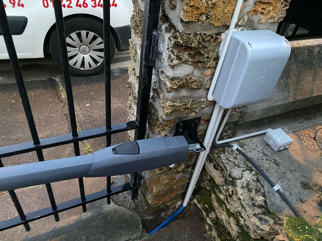 Motorisation d'un portail électrique