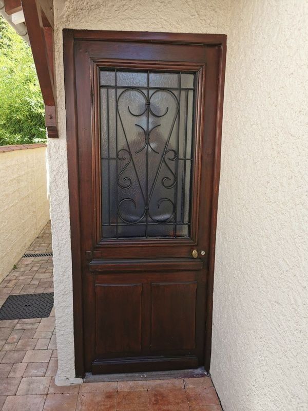 Porte vitrée vintage en bois sombre