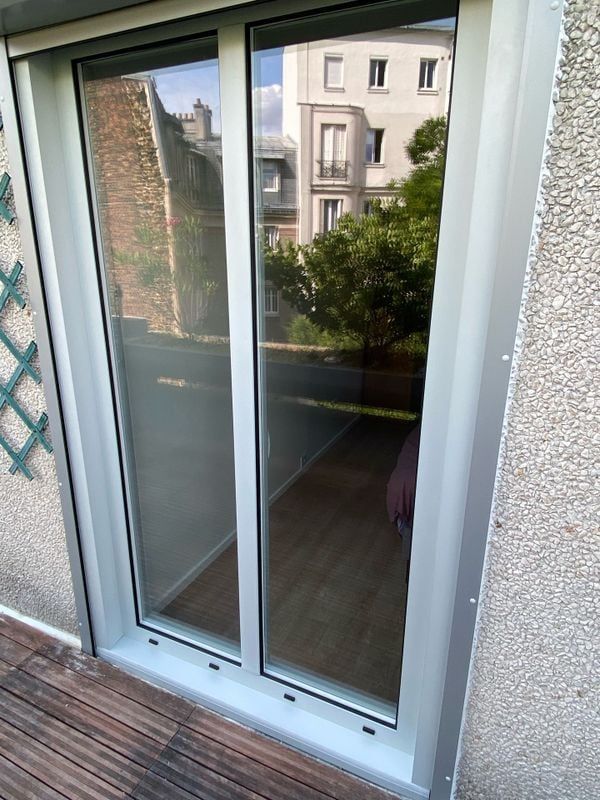 Baie vitrée en PVC blanc