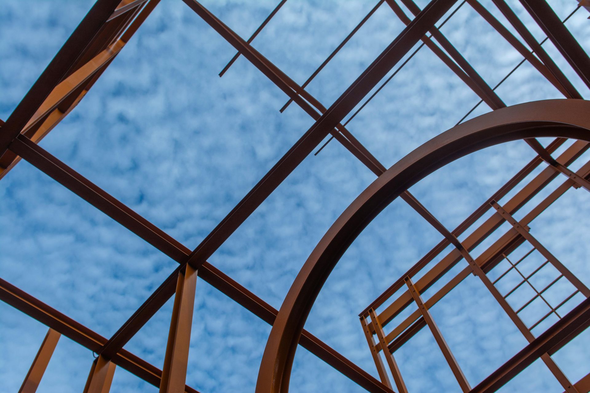 Luo Alt-tekstitunnisteet hakukoneoptimointia ja saavutettavuutta varten. 