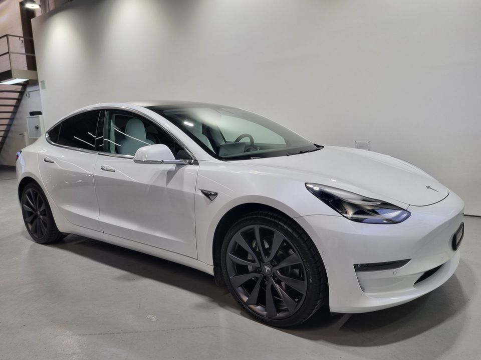 TESLA MODEL 3 PERFORMANCE D