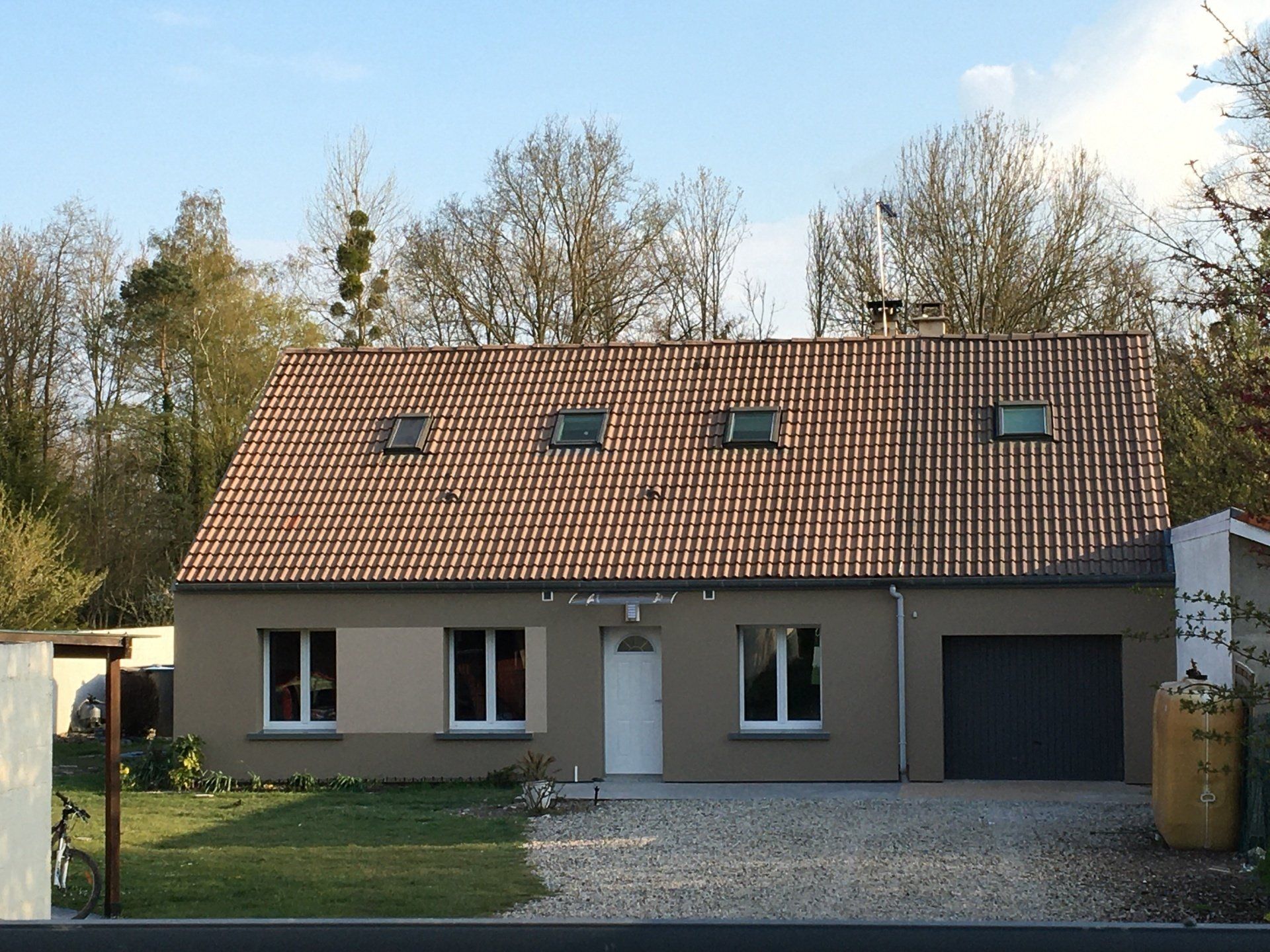 Isolation extérieure de maison de campagne