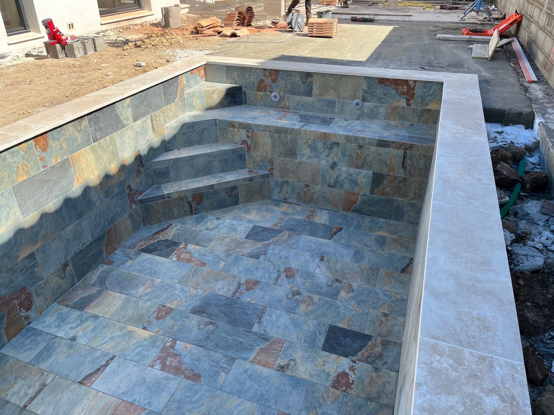 Intérieur d'une piscine