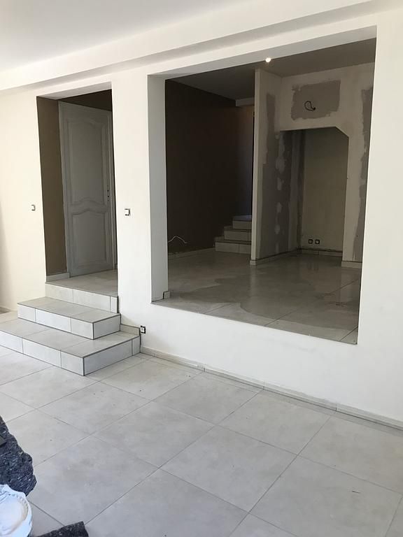 Intérieur de maison en cours de construction