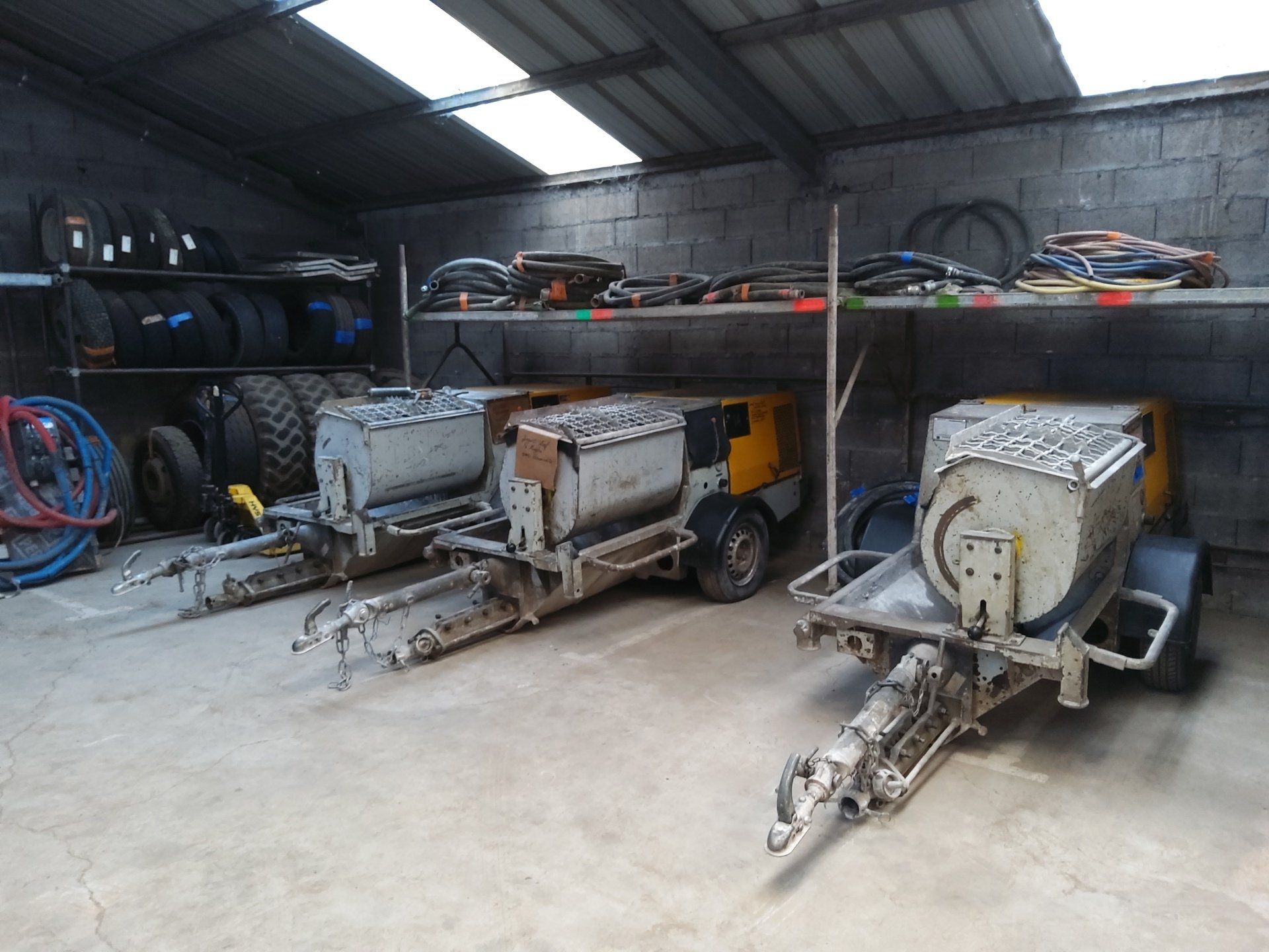 Machines pour l'enduit projeté