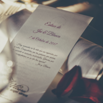 Un trozo de papel que dice 