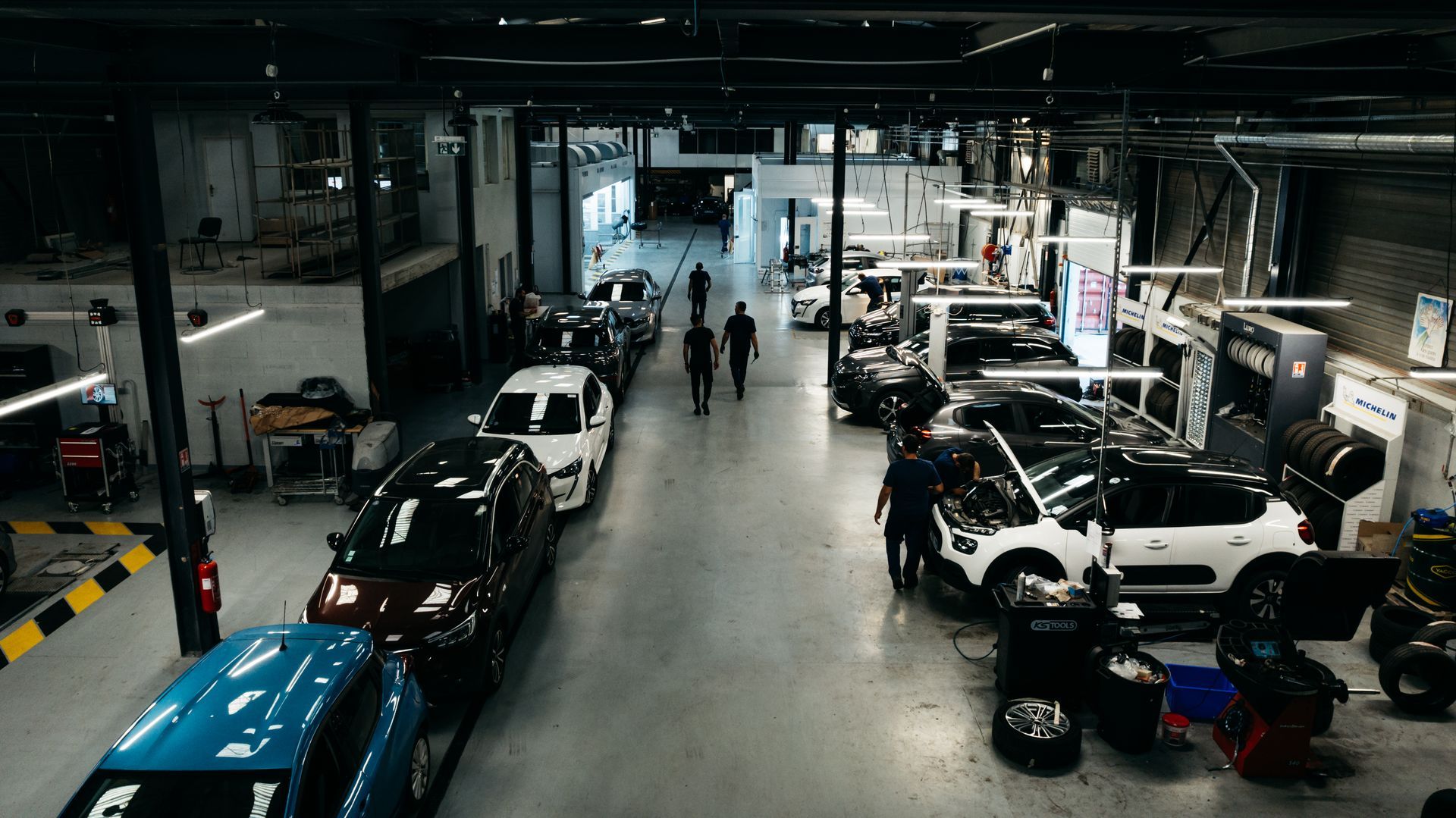 Photo aérienne de l'intérieur du garage