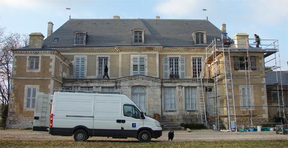 FP Couvertures -Couvreur - Monuments anciens château de  la Leuf  près de Poitiers
