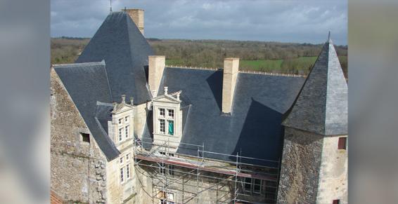 Réalisation FP couvertures à Liniers - château de Marconnay (86)